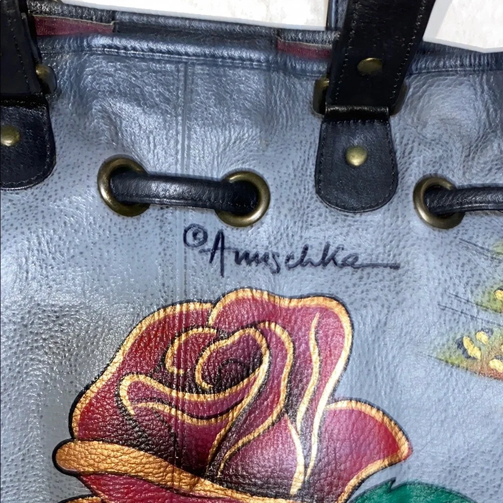 AnuschkaStylish Tote Bag with Durable Material and Spacious Design - Picture 8 of 11